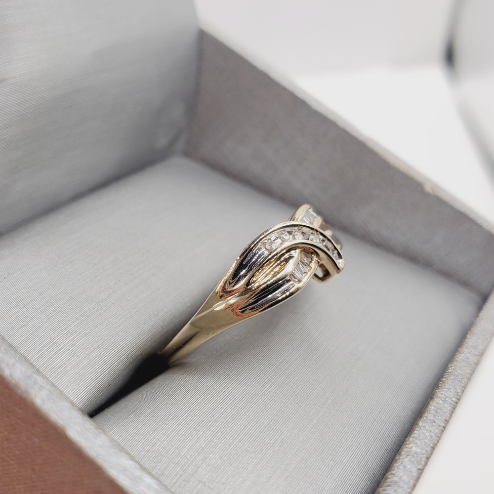 10k Solid Yellow & White Gold Genuine Diamond Ring Baguette & Round Cut Ring - Picture 11 of 12